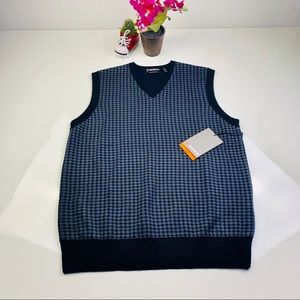 Sunice •NWT• Wool Blend Sweater Vest size Large